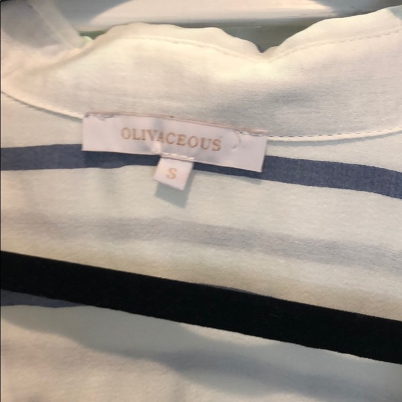 Olivaceous Button up crop top - Picture 2 of 3